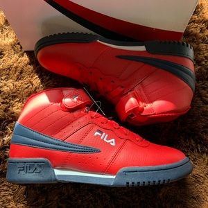 Fila Big Boys (5.5) Women (7/7.5)**